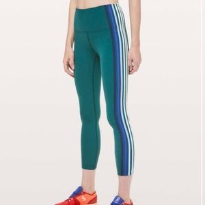 Lululemon take a hint tight 💙💚